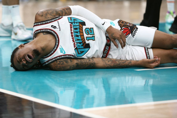 Oklahoma City Thunder overturn 29-point deficit to take a 3-0 series lead over Grizzlies after Ja Morant leaves game injured
 
Oklahoma City Thunder overturn 29-point deficit to take a 3-0 series lead over Grizzlies after Ja Morant leaves game injured