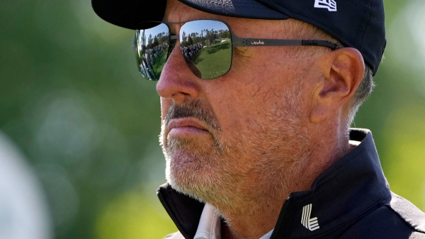 Golfer Phil Mickelson’s strict weight loss diet: Doctor shares what to know