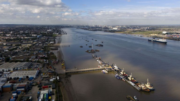 'Concerning' levels of E.coli found in River Thames before Boat Race, campaigners say 'Concerning' levels of E.coli found in River Thames before Boat Race, campaigners say