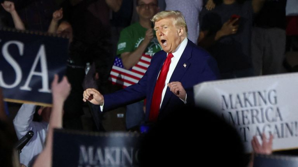 Donald Trump celebrates 100 days in office with campaign-style rally Donald Trump celebrates 100 days in office with campaign-style rally