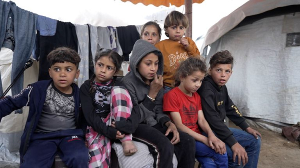 Lack of heavy rescue equipment into Gaza leaves hundreds to die slow deaths under rubble Lack of heavy rescue equipment into Gaza leaves hundreds to die slow deaths under rubble