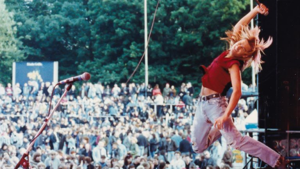 Mike Peters: The Alarm frontman dies aged 66 after blood cancer diagnosis