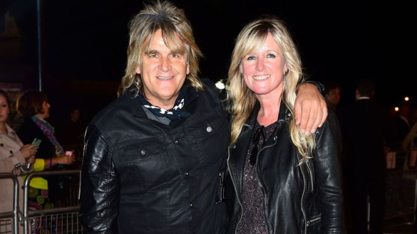 Mike Peters: The Alarm frontman dies aged 66 after blood cancer diagnosis