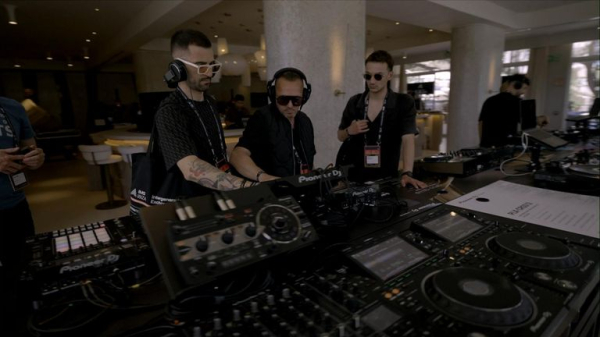 Upskirted, assaulted, accused of faking their music skills: Why female DJs need to be 'bulletproof' Upskirted, assaulted, accused of faking their music skills: Why female DJs need to be 'bulletproof'