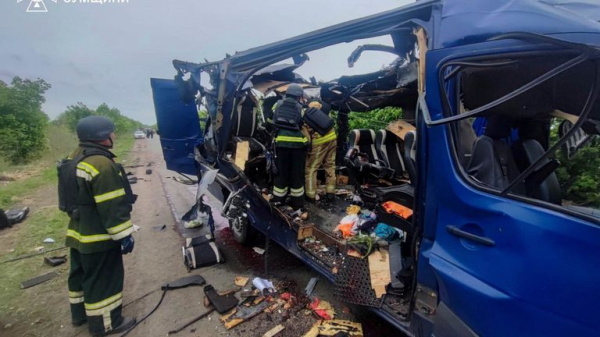 Donald Trump says he has call with Putin planned - as Ukraine condemns Russia over bus attack Donald Trump says he has call with Putin planned - as Ukraine condemns Russia over bus attack