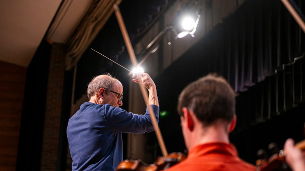 Music conductor with Parkinson’s sees symptoms improve with deep brain stimulation