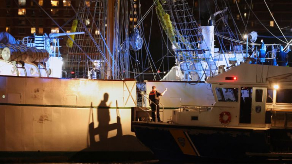 Mexican navy training ship hits New York's Brooklyn Bridge - as mayor says at least 19 injured
