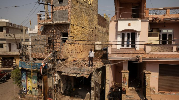 Pakistan strikes military sites in India - as nuclear command group meets Pakistan strikes military sites in India - as nuclear command group meets