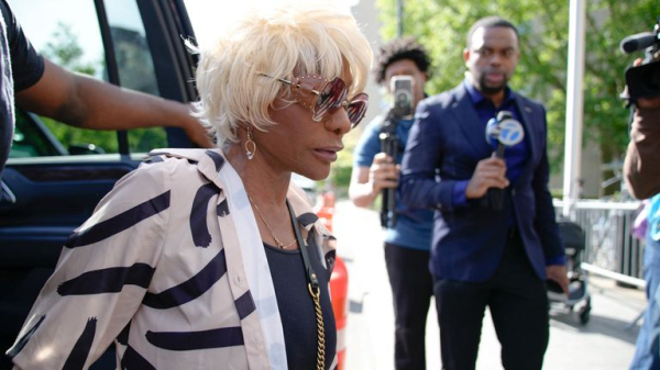 Sean 'Diddy' Combs 'kidnapped aide at gunpoint' to confront rival rapper Kid Cudi, court hears Sean 'Diddy' Combs 'kidnapped aide at gunpoint' to confront rival rapper Kid Cudi, court hears