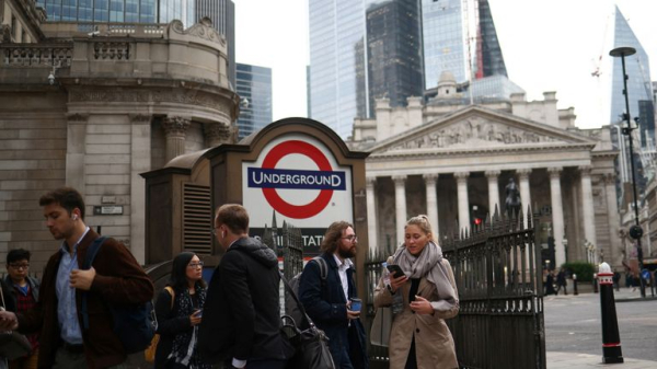 Tube latest: Power outage hits London Underground - as multiple lines suspended and stations closed Tube latest: Power outage hits London Underground - as multiple lines suspended and stations closed