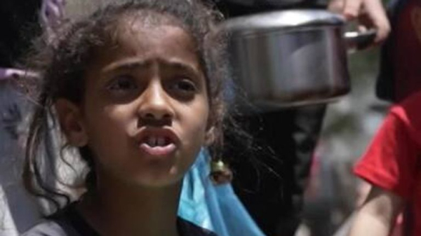 UN's Antonio Guterres condemns 'teaspoon' of aid allowed into Gaza after dozens die in airstrikes