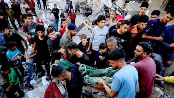 UN's Antonio Guterres condemns 'teaspoon' of aid allowed into Gaza after dozens die in airstrikes