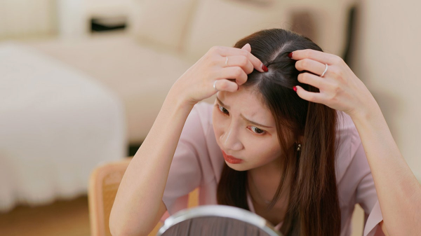 Hairstylists and medical expert confirm temporary hair loss affecting Ozempic users Hairstylists and medical expert confirm temporary hair loss affecting Ozempic users