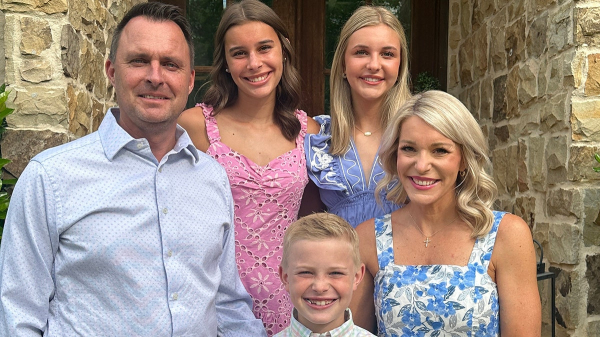 Former MLB pitcher finds liver donor in high-school classmate he hadn't seen in 20 years Former MLB pitcher finds liver donor in high-school classmate he hadn't seen in 20 years