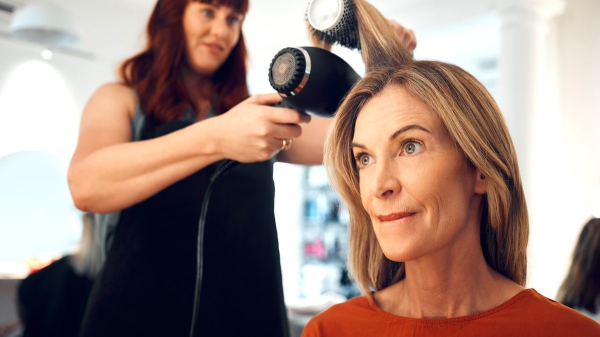 Hairstylists and medical expert confirm temporary hair loss affecting Ozempic users Hairstylists and medical expert confirm temporary hair loss affecting Ozempic users