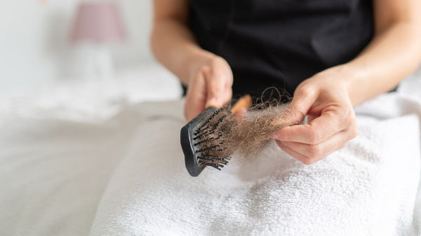 Hairstylists and medical expert confirm temporary hair loss affecting Ozempic users Hairstylists and medical expert confirm temporary hair loss affecting Ozempic users