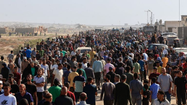 Gaza aid centres to be closed for day - as IDF warns nearby roads will be 'considered combat zones'