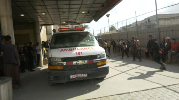 Gaza aid centres to be closed for day - as IDF warns nearby roads will be 'considered combat zones'