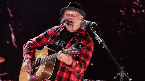 Glastonbury performers criticise political interference in the festival after Kneecap controversy Glastonbury performers criticise political interference in the festival after Kneecap controversy