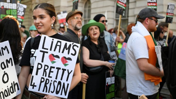 Glastonbury performers criticise political interference in the festival after Kneecap controversy Glastonbury performers criticise political interference in the festival after Kneecap controversy