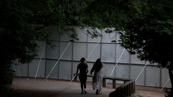 Action taken to stop ticketless Oasis fans from watching this week's shows in Manchester Action taken to stop ticketless Oasis fans from watching this week's shows in Manchester