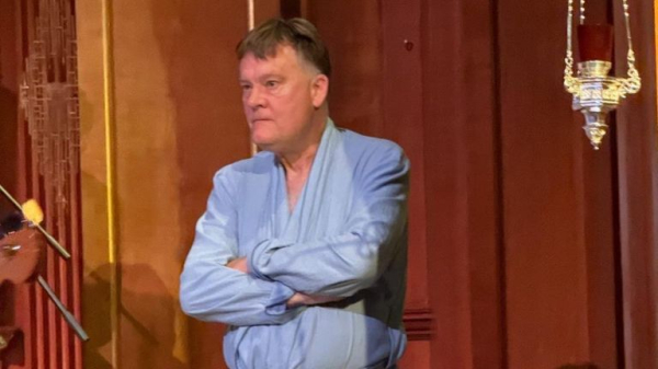 Bishop in dressing gown interrupts church concert - and asks crowd to 'leave my house' Bishop in dressing gown interrupts church concert - and asks crowd to 'leave my house'