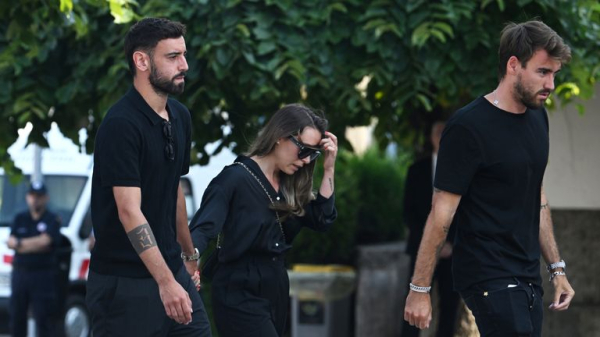 Diogo Jota: Liverpool players join mourners as Premier League star and his brother Andre Silva buried in Portugal Diogo Jota: Liverpool players join mourners as Premier League star and his brother Andre Silva buried in Portugal