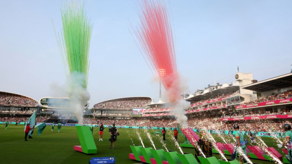 English cricket goes into bat with bulk of £520m Hundred windfall English cricket goes into bat with bulk of £520m Hundred windfall