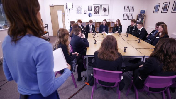 Hundreds of thousands of people backlash against internet safety rules