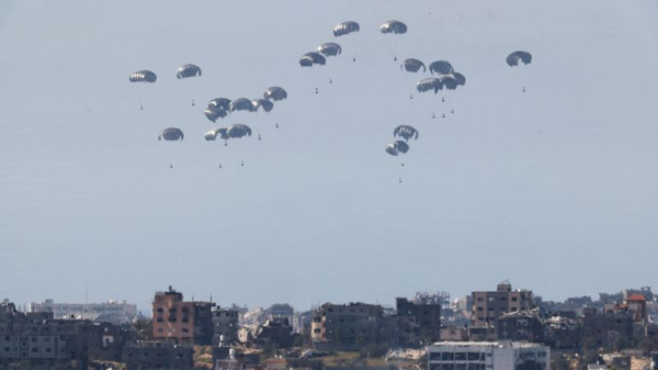 Israel allows foreign countries to parachute aid into Gaza