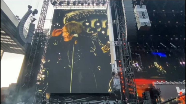 Ozzy Osbourne reunites with Black Sabbath for 'final bow' in emotional metal goodbye Ozzy Osbourne reunites with Black Sabbath for 'final bow' in emotional metal goodbye