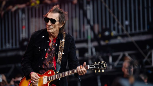 Ozzy Osbourne reunites with Black Sabbath for 'final bow' in emotional metal goodbye Ozzy Osbourne reunites with Black Sabbath for 'final bow' in emotional metal goodbye