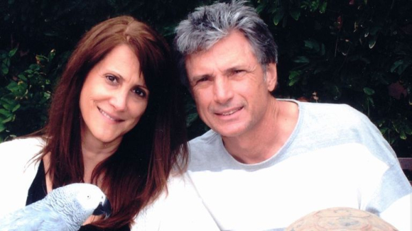 Robin Kaye: American Idol TV executive and her husband shot dead inside their Los Angeles home Robin Kaye: American Idol TV executive and her husband shot dead inside their Los Angeles home