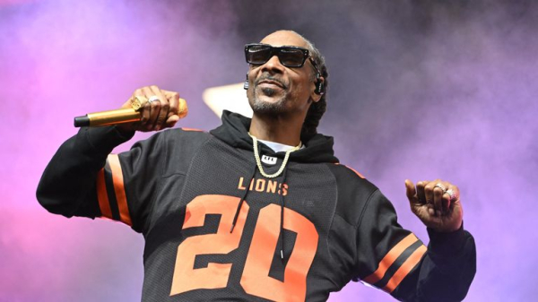 Snoop Dogg becomes co-owner and investor of Swansea football club saying it's 'an underdog just like me' Snoop Dogg becomes co-owner and investor of Swansea football club saying it's 'an underdog just like me'