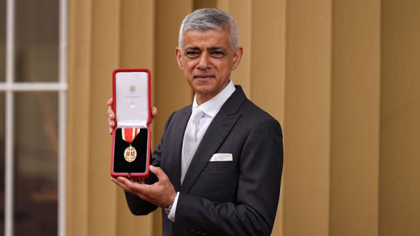 Trump reignites row with 'nasty' Sadiq Khan as Starmer responds Trump reignites row with 'nasty' Sadiq Khan as Starmer responds