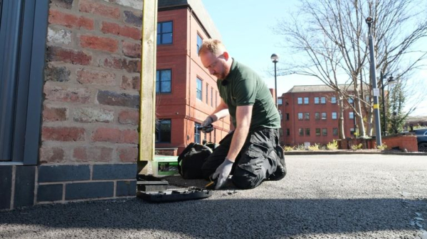Unite votes to suspend Angela Rayner over Birmingham bin strike