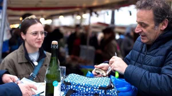 Contaminated oysters spread fatal flesh-eating bacteria in two states Contaminated oysters spread fatal flesh-eating bacteria in two states