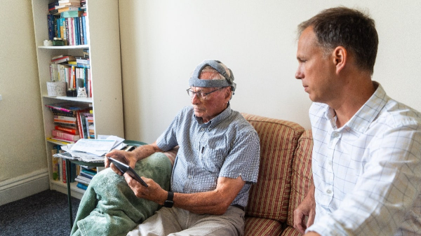 Early Alzheimer’s signs detected in 3 minutes with new brainwave test Early Alzheimer’s signs detected in 3 minutes with new brainwave test