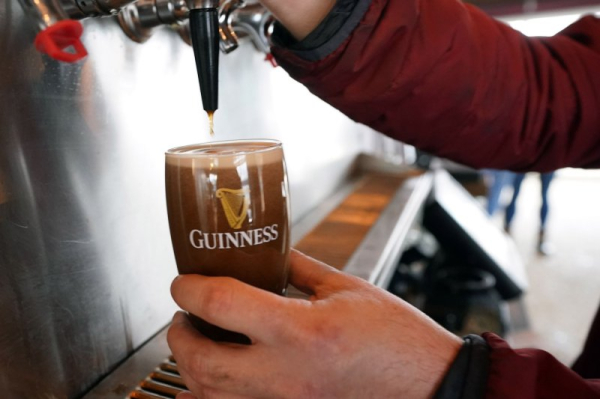 Researchers link any amount of drinking to dementia risk