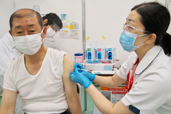 Study suggests shingles vaccine protects against heart attack, stroke Study suggests shingles vaccine protects against heart attack, stroke