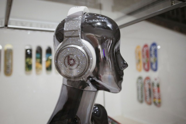 Daily self-hypnosis sessions may ease hot flashes during menopause Daily self-hypnosis sessions may ease hot flashes during menopause