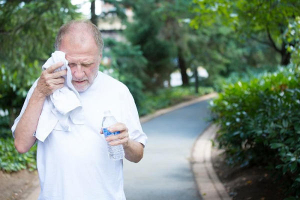 Study warns of heat wave dangers to seniors with heart disease Study warns of heat wave dangers to seniors with heart disease