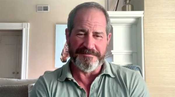 Holiday heart attacks rise as doctors share hidden triggers, prevention tips