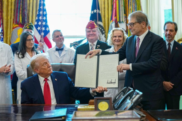 Trump signs executive order supporting medical marijuana