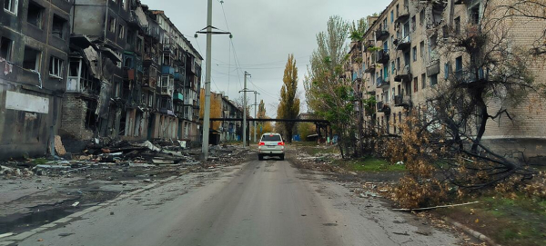 Drones, fear and exhaustion: The daily reality of providing aid to Ukraine

