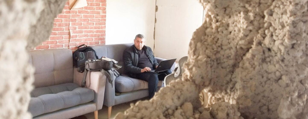 Gaza radio station re-opens, bringing voices from the rubble
Gaza radio station re-opens, bringing voices from the rubble