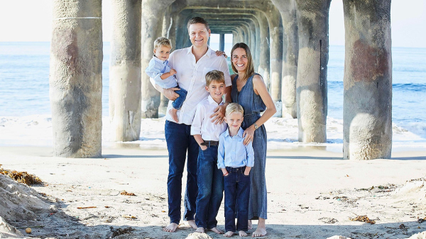 Woman's alarming cancer symptoms blamed on pregnancy for years before stage 3 diagnosis